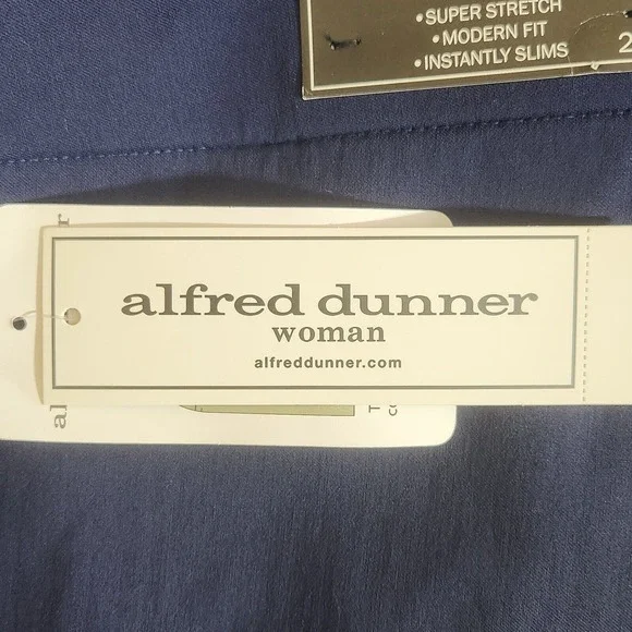 Alfred Dunner Pull-On Shorts Womens Plus Size 22W Solid Navy Blue Allure NWT - Picture 7 of 13